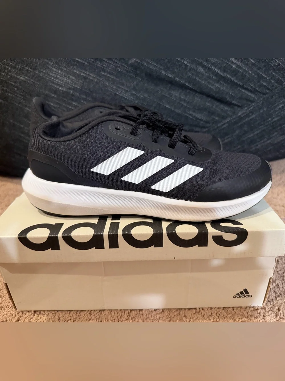 adidas Kid’s Runfalcon 3.0. Size 6.